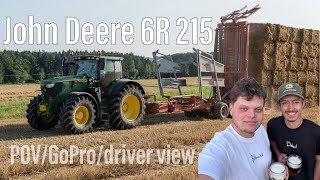 🔞 Matláci při svozu hranatých balíků s traktorem John Deere 6R 215 a vozem Arcusin