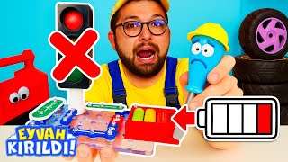 İbrahim Trafik Lambası Yapıyor 🚦 Arabalar Güvenle Geçiyor!