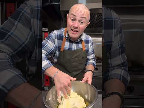 Pizza #pizza #foccacia #pizzarecipe #dough #tomatosauce #dinner #dinnerideas #everydayisfeastday