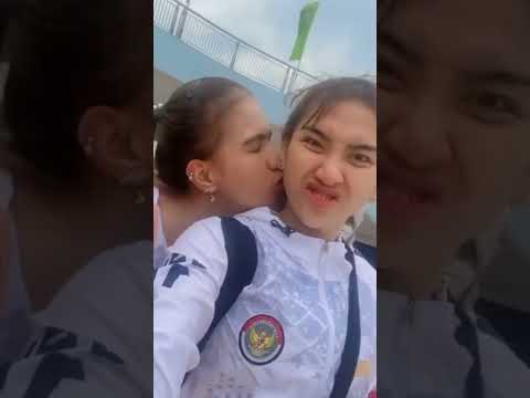 Yolla Yuliana di Cium Shella Bernadetha Indonesian Volleyball Girl's #highlights #trending #viral