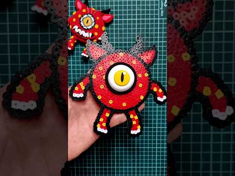 Fusiono Foamy Moldeable con Hama beads para hacer una escultura y sale esto...