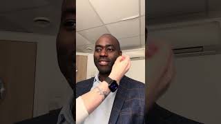 J’interviewe une ministre aujourd’hui. Je suis au Maquillage