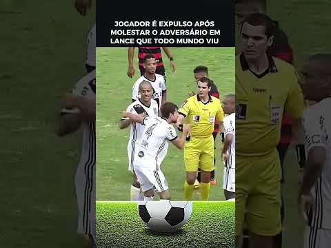 Que absurdo jogador é expulso por da dedada no forebis do adversário