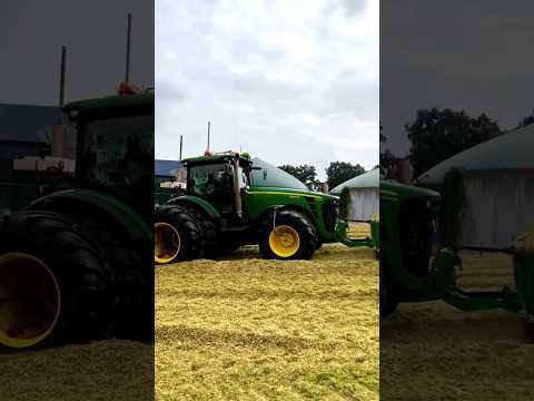 JOHN DEERE NA SILAGEM !! ๐ง๐ท #johndeer #johndeeretractor #agrobrasileiro #tractor #shorts #short