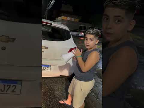 Kid Imitates Police Siren When... 2