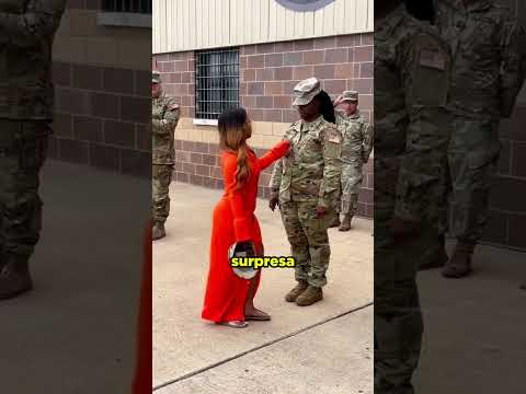 Melhor Amiga Aparece na Cerimônia do Exército ❤️#shorts