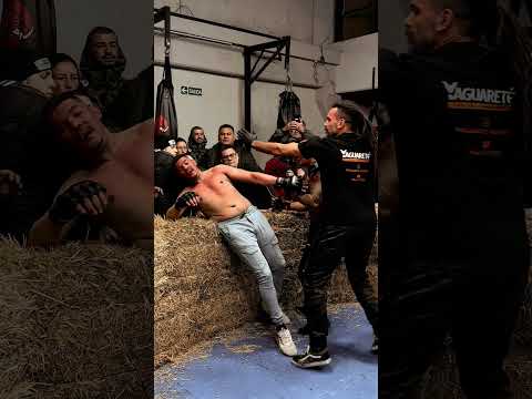 ¡Una batalla feroz de boxeo en guantes de MMA en Argentina🥊 #combatsport #fighter #deportes  #battle