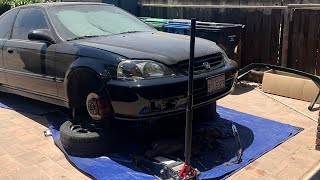 Master mechanic in his natural habitat - 2000 Honda Civic 