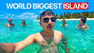 WORLD BIGGEST ISLAND 🏝️ SWIMMING WITH FRIENDS 🤭