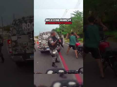 Empinou na frente da polícia ..#policia #policiamilitar #rocam #enquadro #graudemoto