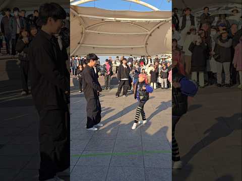 윤지가 현수쌤께 이머전시? 마지막 반전?🎵 #춤추는윤지 #이머전시챌린지 #춤추는현수 #춤추는곰돌 #댄스  #emergencychallenge #쇼츠 #kpop #춤추는곰돌의랜덤댄스