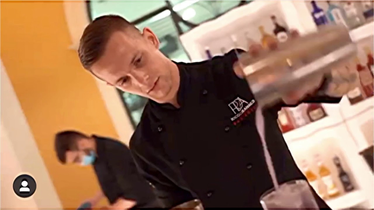 Roccodeangelis_bartender