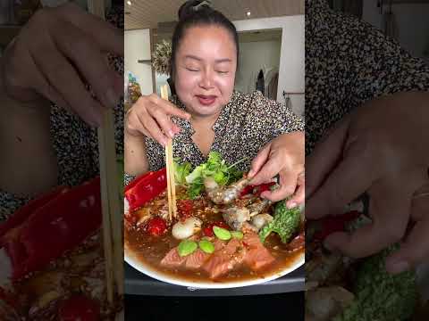กุ้งสด แซลม่อนราดปลาร้านัว (พร้อมวิธีทำ)