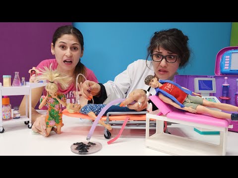 Ayşe ve Ümit ile Barbie oyunları! Olamaaaz! Ken Dubai çikolatası yaparken zehirlendi Doktor oyunu
