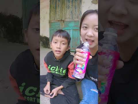 Một con vịt xòe ra hai cái cánh #shorts