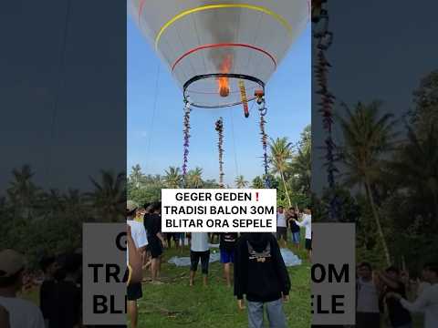 Tradisi Balon Jawa Timur Indonesia