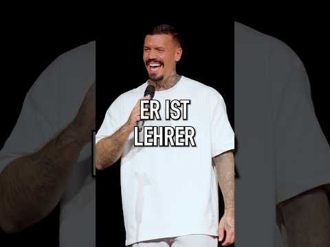Bester Lehrer 😂 #comedy #standup #funny #humor #witzig #lustig #emmveecomedy #standupcomedy