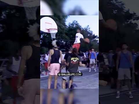 One arm hooper INSANE windmill 😳