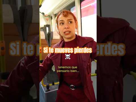 JUEGO MORTAL EN EL COLECTIVO #detective #villana #colectivo #investigacion #misterio