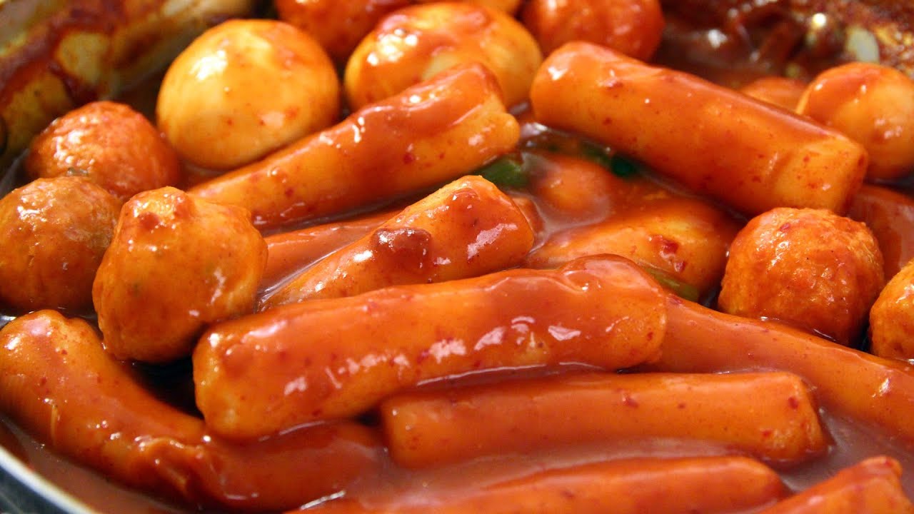 Spicy rice cake (Tteokbokki: )