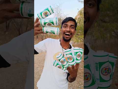 With the fake money I found on the way, I brought many kites to the tree.