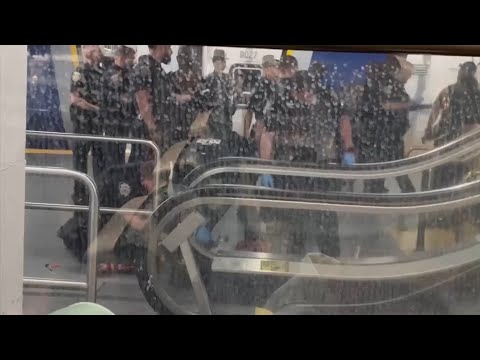Man shot while allegedly trying to rob 2 off-duty NYPD officers at Penn Station