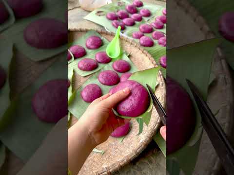 Bánh giầy giã tay nướng than hoa. #huyenbun #banhdaygiatay