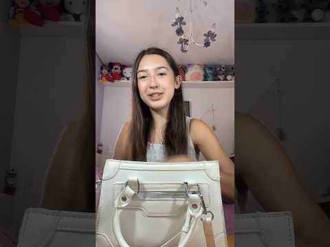minha bolsa tem MUITA COISA! - Mafer #shorts #meme