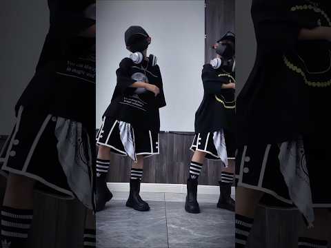 Sinh đôi mà dễ thương nhân đôi à #cosplay #anime #dance #dancevideo