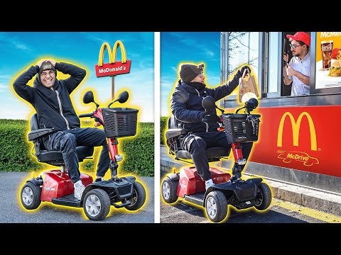 ANDARE al MCDONALD'S con lo SCOOTER della NONNA!! 🤣