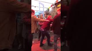 Neil Lennon Demonstrates His Airplane Technique @ The Three Sisters May 13th 2018