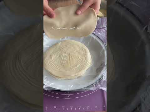 BİR ÇIRPIDA 💯BİR TEPSİ BÖREK AÇTIM ✔️ #youtubeshorts #trending