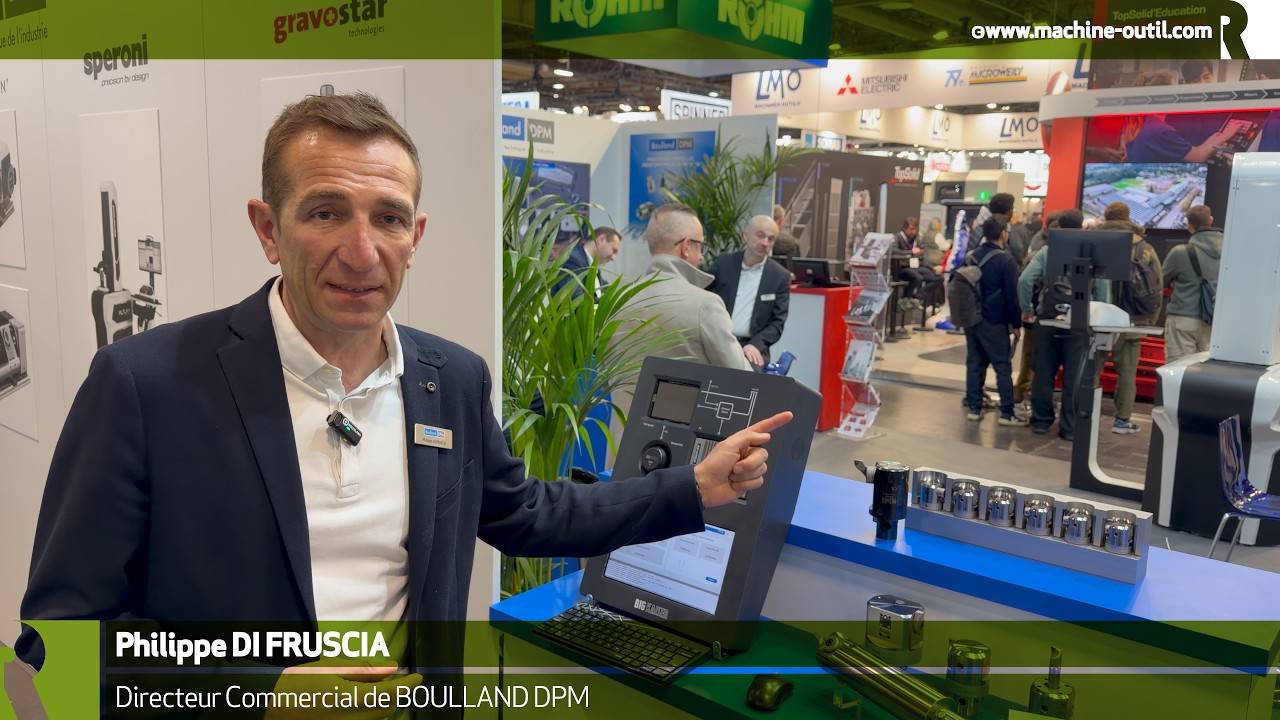 Tête à aléser digitale connectée à la CN et motorisée