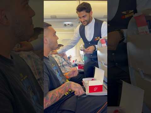 شعبده بازی با مهماندار هواپیما پشماش ریخت🤯