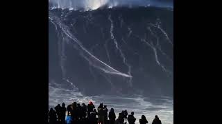 Absolutely insane !!!! Wave over 115 feet tall... Record breaking...