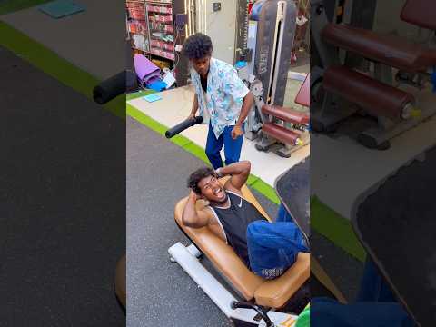 जिस चीज़ से दर्द मिले 😂😂 #realfools #comedy #vikramcomedyvideo #vikramfunnyvideo #song