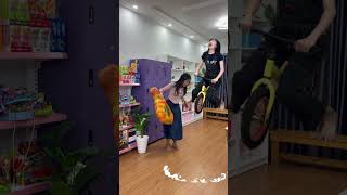 LNS - Chiếc xe đạp biết bay || Flying bike #shorts