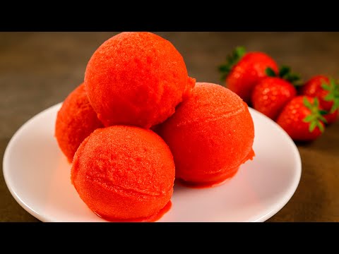 Solo 2 ingredienti e il gelato alla fragola perfetto è pronto! Senza zucchero e senza panna!