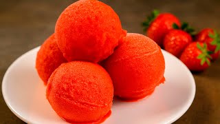 Solo 2 ingredienti e il gelato alla fragola perfetto è pronto! Senza zucchero e senza panna!