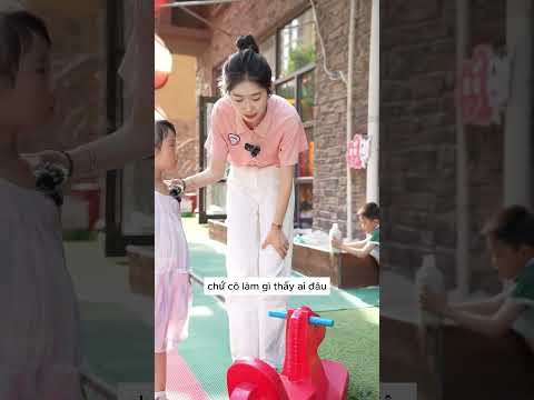 Học Sinh Nhìn Thấy Hình Bóng Của Cô Bạn Thân Đã Mất