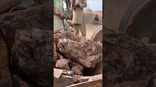 Crushing Crunchy and Soft Things by Crusher😱 #crushing #rocks #manufacturing