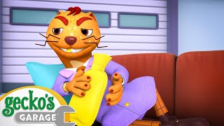 Sick Day Fix! Gecko Helps Sly and Weasel 🤒 | NEW 🛠️ Subtitled Cartoons | Gecko's Garage