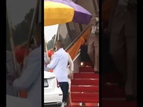 สัญญาณพระหัตถ์ของ "แม่"