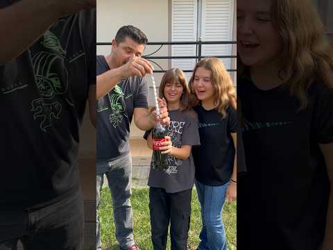 COCA COLA MENTOS EXPERIMENT ?? ΜΠΟΡΕΙΣ ΝΑ ΤΟ ΚΡΑΤΗΣΕΙΣ? @artemi_star