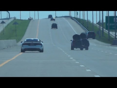 1,000HP Mustang PULLS THE CHUTE in front of a COP!