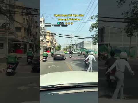 Nghệ thuật tiết kiệm tiền mua quà Valentine 😂 #funny #haihuoc #vuive #tinhyeu #valentinesday