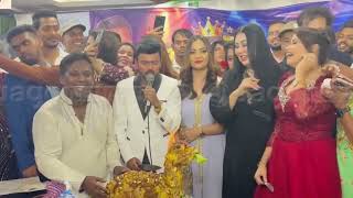 এই প্রথমবার আমার স্বপরিবার নিয়ে জন্মদিন পালন করলাম আমার দুই মেয়ে এক ছেলে আমার মা এবং মিডিয়ার 
