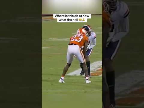 Bro made this INT look EASY💪🏾😭 #footballshorts #football