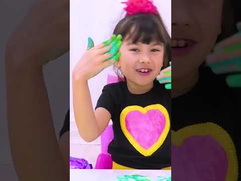 Abby Hatcher mixes slime and different colors! Shorts for kids #theprincessfamily #abbyhatcher