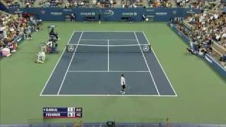 Federer hits Between the legs shot again at the US Open 2010